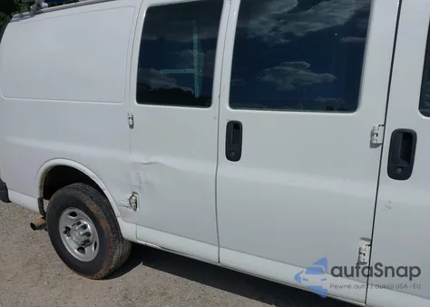 2014 Chevrolet Express 2500 Work Van z USA, uszkodzony, nr VIN 1GCWGFCAXE1205923